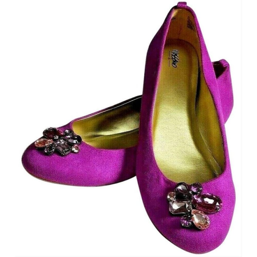 Mossimo Rhinestone flatS faux Suede shoes 221l35